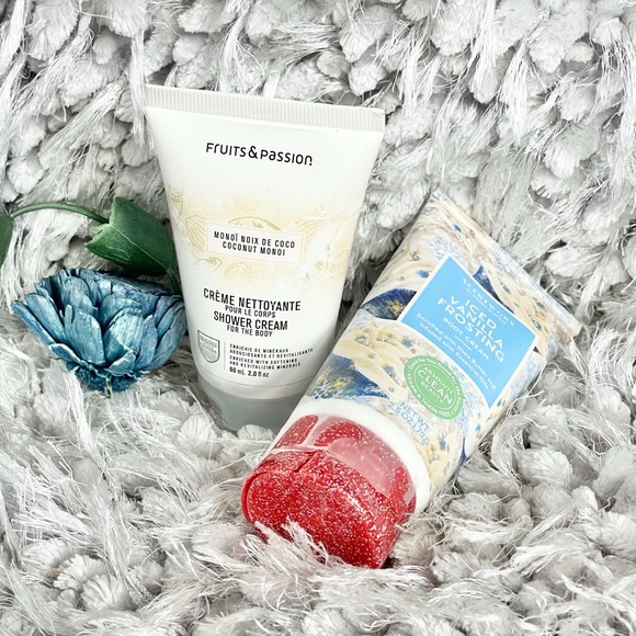 New w/tag Bundle Fruits & Passion Shower Cream (2oz)&Vanilla frosting Body Cream - Picture 2 of 6
